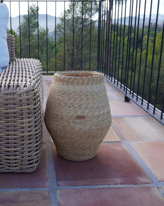 Jarrón grande de paja natural. Jarrón Limón Zahati. Decoración